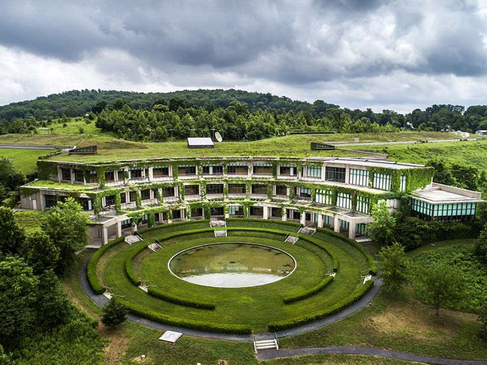 旧照揭秘美国秘密基地 为躲避核灾难而建